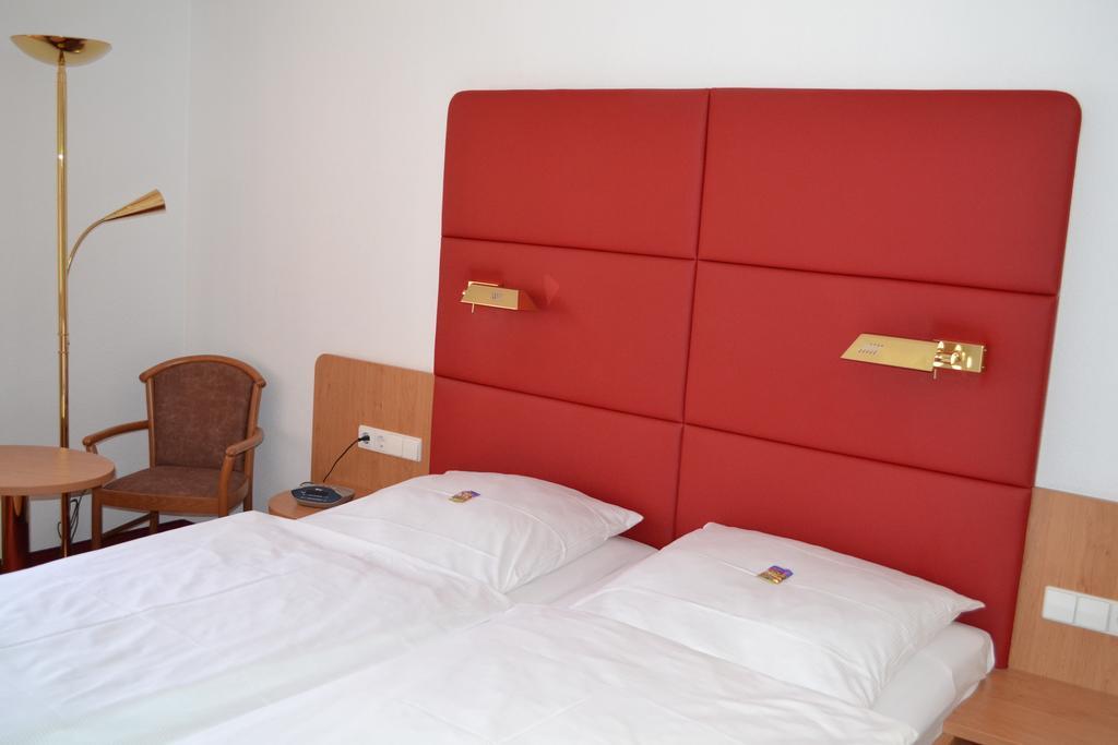Hotel Hospiz Tübingen Rum bild