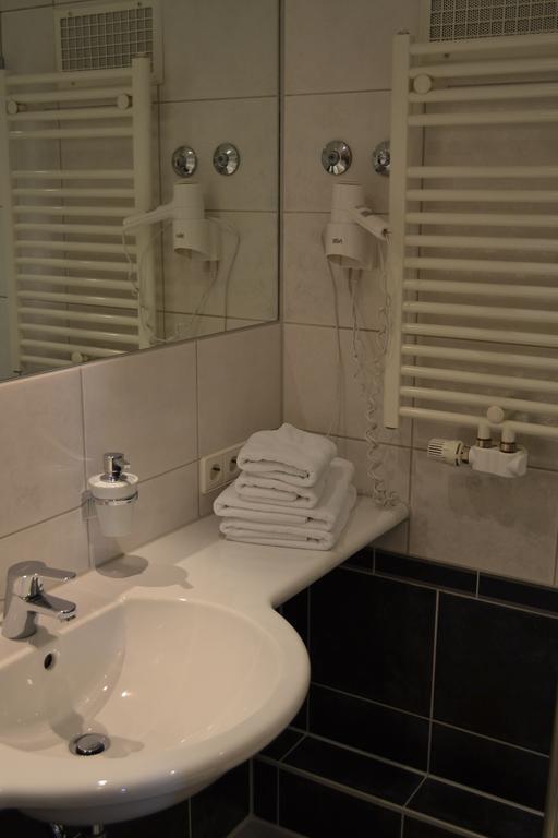 Hotel Hospiz Tübingen Rum bild