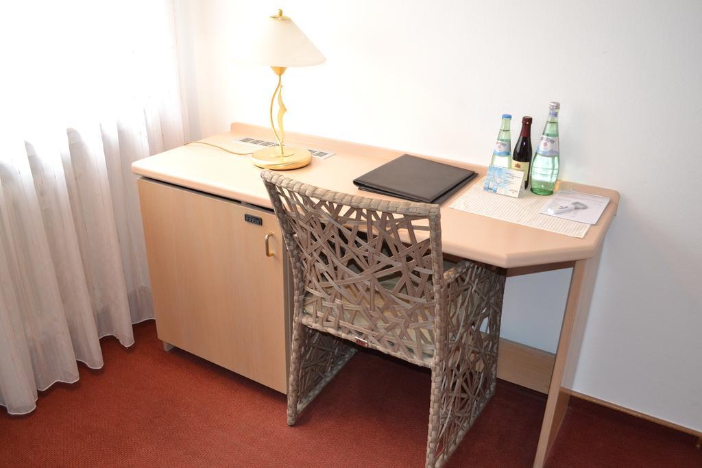 Hotel Hospiz Tübingen Rum bild