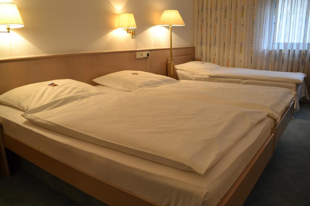 Hotel Hospiz Tübingen Rum bild